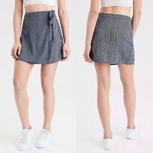 American Eagle Blue High Waisted Gray Striped Wrapped Tie Mini Skirt Size Large